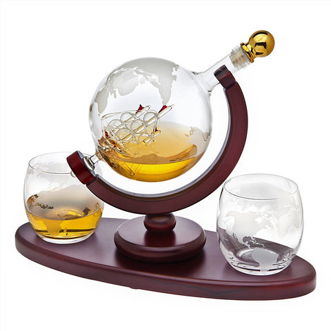 Globe Set Decanter with 2 Etched Globe Whisky Glasses